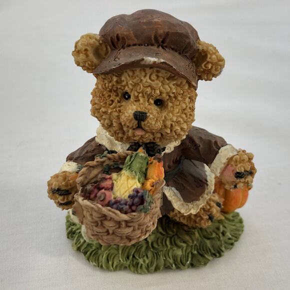 Holiday Teddy Bears & Cats Resin Figurines Seasonal Set of 4 - Picture 6 of 13